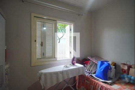 Casa à venda com 343m², 5 quartos e 5 vagas Casa à venda com 343m², 5 quartos e 5 vagasQuarto 4