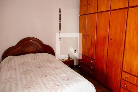 Casa à venda com 214m², 3 quartos e 2 vagas Casa à venda com 214m², 3 quartos e 2 vagasQuarto 3 - Suíte