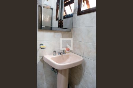 Casa à venda com 214m², 3 quartos e 2 vagas Casa à venda com 214m², 3 quartos e 2 vagasBanheiro