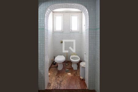 Apartamento à venda com 290m², 4 quartos e 3 vagas Apartamento à venda com 290m², 4 quartos e 3 vagasBanheiro Quarto 2 suíte