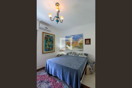 Apartamento à venda com 290m², 4 quartos e 3 vagas Apartamento à venda com 290m², 4 quartos e 3 vagasQuarto 4 suíte