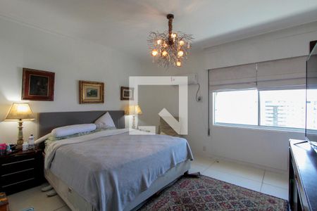 Apartamento à venda com 290m², 4 quartos e 3 vagas Apartamento à venda com 290m², 4 quartos e 3 vagasQuarto 2 suíte