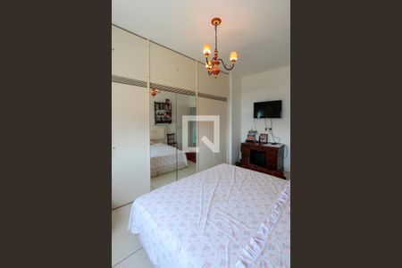 Apartamento à venda com 290m², 4 quartos e 3 vagas Apartamento à venda com 290m², 4 quartos e 3 vagasQuarto 1