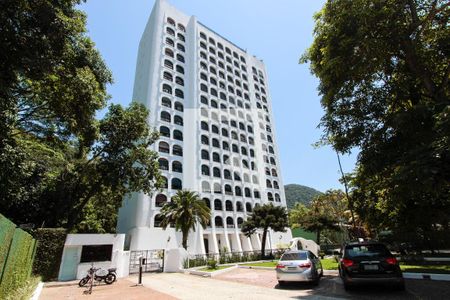 Apartamento à venda com 290m², 4 quartos e 3 vagas Apartamento à venda com 290m², 4 quartos e 3 vagasFachada