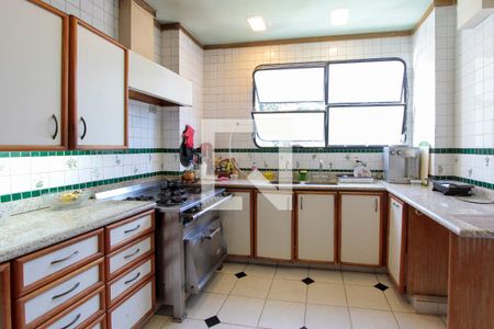 Apartamento à venda com 290m², 4 quartos e 3 vagas Apartamento à venda com 290m², 4 quartos e 3 vagasCozinha