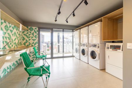 Studio para alugar com 28m², 1 quarto e sem vaga Studio para alugar com 28m², 1 quarto e sem vagaÁrea comum - Lavanderia