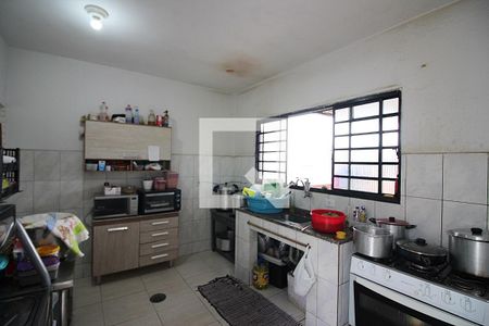 Casa à venda com 375m², 2 quartos e 8 vagasCozinha