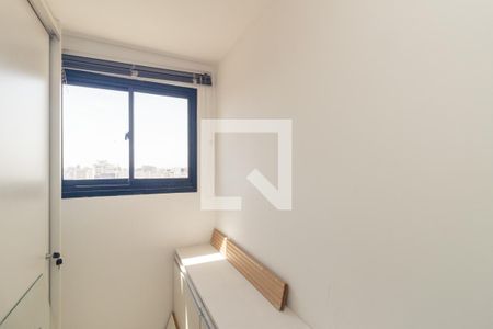 Apartamento à venda com 168m², 2 quartos e 3 vagas Apartamento à venda com 168m², 2 quartos e 3 vagasQuarto de Serviço