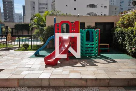 Apartamento à venda com 168m², 2 quartos e 3 vagas Apartamento à venda com 168m², 2 quartos e 3 vagasÁrea comum - Playground