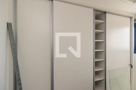 Apartamento à venda com 168m², 2 quartos e 3 vagas Apartamento à venda com 168m², 2 quartos e 3 vagasQuarto de Serviço