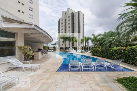 Apartamento à venda com 136m², 3 quartos e 2 vagas Apartamento à venda com 136m², 3 quartos e 2 vagasÁrea comum - Piscina