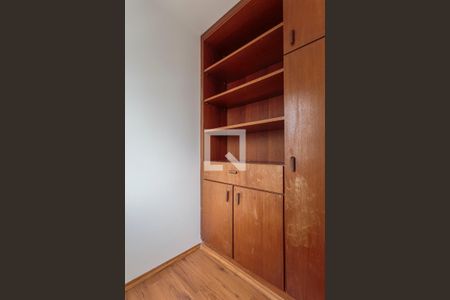 Apartamento à venda com 93m², 3 quartos e 2 vagas Apartamento à venda com 93m², 3 quartos e 2 vagasQuarto de Serviço