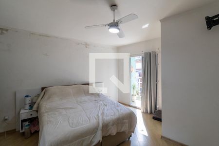 Casa à venda com 200m², 4 quartos e 4 vagas Casa à venda com 200m², 4 quartos e 4 vagasSuíte