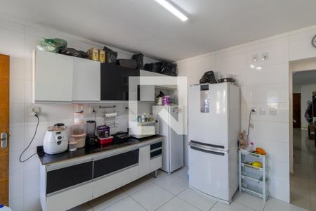 Casa à venda com 200m², 4 quartos e 4 vagas Casa à venda com 200m², 4 quartos e 4 vagasCozinha