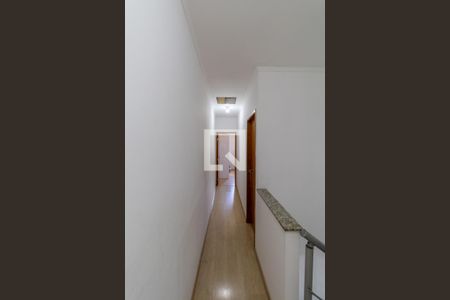 Casa à venda com 200m², 4 quartos e 4 vagas Casa à venda com 200m², 4 quartos e 4 vagasCorredor