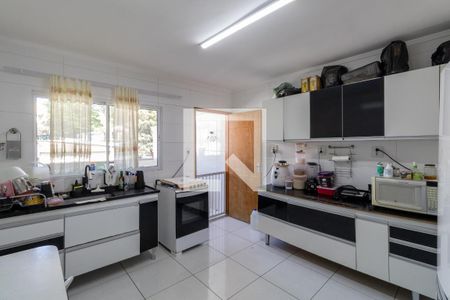 Casa à venda com 200m², 4 quartos e 4 vagas Casa à venda com 200m², 4 quartos e 4 vagasCozinha