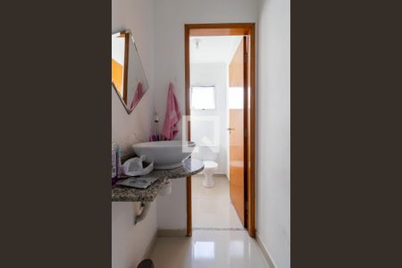 Casa à venda com 200m², 4 quartos e 4 vagas Casa à venda com 200m², 4 quartos e 4 vagasLavabo