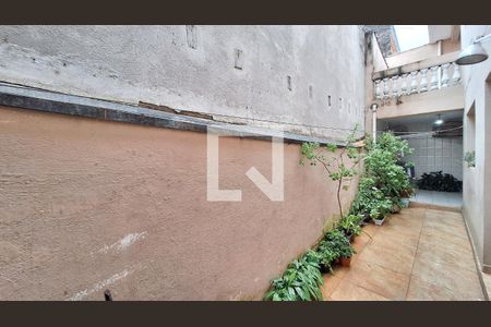 Casa à venda com 200m², 6 quartos e 2 vagas Casa à venda com 200m², 6 quartos e 2 vagasÁrea de Serviço