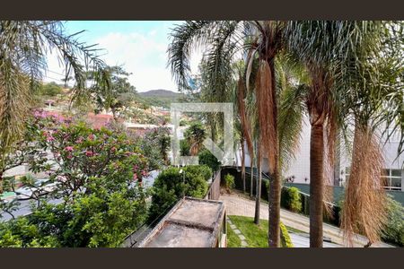 Apartamento à venda com 300m², 4 quartos e 4 vagas Apartamento à venda com 300m², 4 quartos e 4 vagasVista