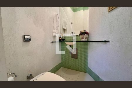 Apartamento à venda com 300m², 4 quartos e 4 vagas Apartamento à venda com 300m², 4 quartos e 4 vagaslavabo