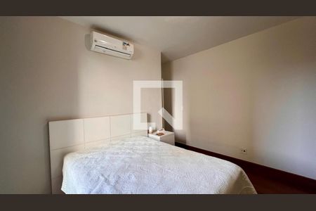 Apartamento à venda com 300m², 4 quartos e 4 vagas Apartamento à venda com 300m², 4 quartos e 4 vagasquarto