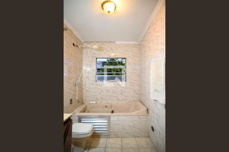 Casa para alugar com 110m², 3 quartos e 2 vagasBanheiro da Suite