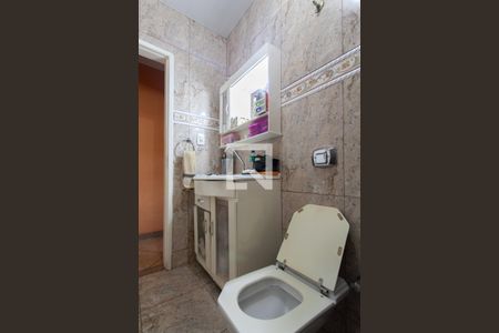 Casa à venda com 300m², 3 quartos e 3 vagas Casa à venda com 300m², 3 quartos e 3 vagasBanheiro Social