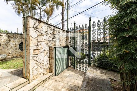Casa à venda com 290m², 4 quartos e 6 vagas Casa à venda com 290m², 4 quartos e 6 vagasEntrada