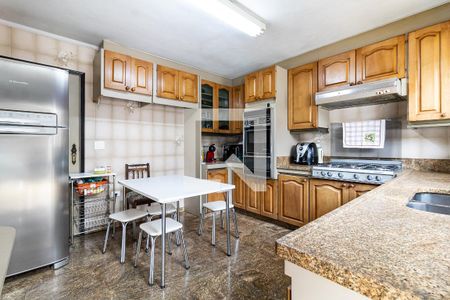 Casa à venda com 290m², 4 quartos e 6 vagas Casa à venda com 290m², 4 quartos e 6 vagasCozinha