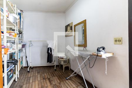 Casa à venda com 290m², 4 quartos e 6 vagas Casa à venda com 290m², 4 quartos e 6 vagasQuarto de Serviço