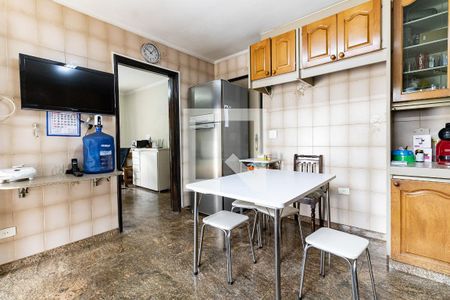 Casa à venda com 290m², 4 quartos e 6 vagas Casa à venda com 290m², 4 quartos e 6 vagasCozinha