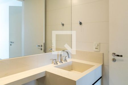 Apartamento à venda com 64m², 1 quarto e 2 vagas Apartamento à venda com 64m², 1 quarto e 2 vagasBanheiro da Suíte