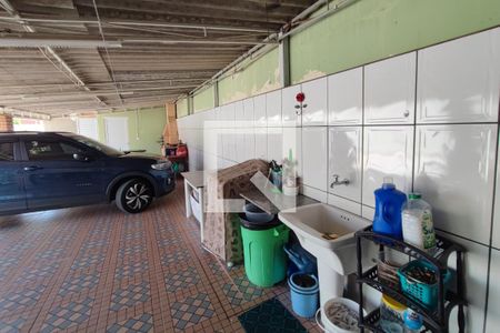 Casa à venda com 200m², 2 quartos e 9 vagas Casa à venda com 200m², 2 quartos e 9 vagasÁrea de Serviço