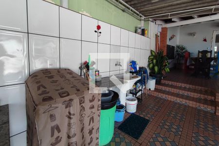 Casa à venda com 200m², 2 quartos e 9 vagas Casa à venda com 200m², 2 quartos e 9 vagasÁrea de Serviço