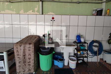 Casa à venda com 200m², 2 quartos e 9 vagas Casa à venda com 200m², 2 quartos e 9 vagasÁrea de Serviço