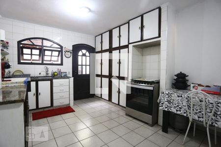 Casa à venda com 175m², 3 quartos e 2 vagasCozinha