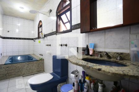 Casa à venda com 175m², 3 quartos e 2 vagasBanheiro Suite
