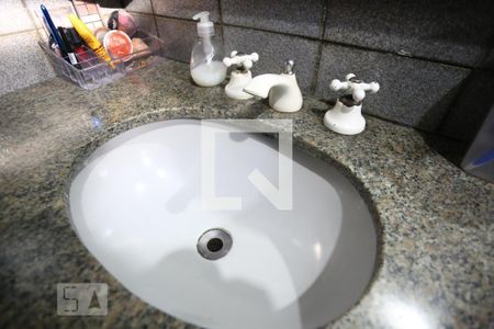 Casa à venda com 175m², 3 quartos e 2 vagasBanheiro Social