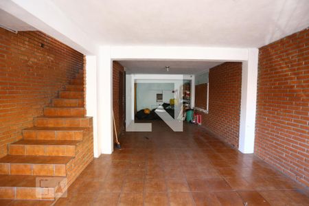 Casa à venda com 175m², 3 quartos e 2 vagasEscada