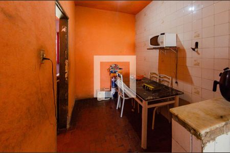 Casa à venda com 165m², 3 quartos e sem vaga Casa à venda com 165m², 3 quartos e sem vagaCozinha