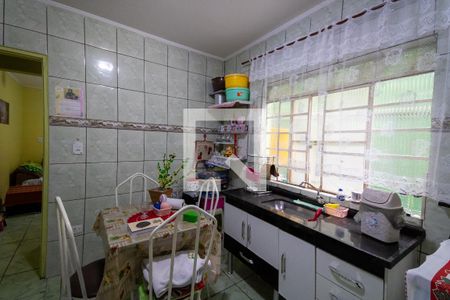 Casa à venda com 143m², 4 quartos e 2 vagas Casa à venda com 143m², 4 quartos e 2 vagascozinha 2