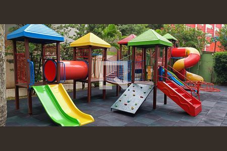 Apartamento à venda com 120m², 3 quartos e 4 vagas Apartamento à venda com 120m², 3 quartos e 4 vagasÁrea comum - Playground