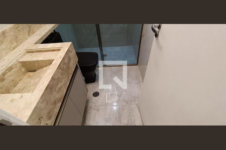 Apartamento à venda com 120m², 3 quartos e 4 vagas Apartamento à venda com 120m², 3 quartos e 4 vagasBanheiro