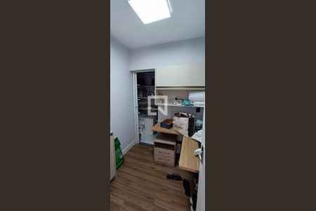 Apartamento à venda com 120m², 3 quartos e 4 vagas Apartamento à venda com 120m², 3 quartos e 4 vagasQuarto de Serviço