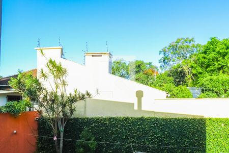 Casa à venda com 330m², 4 quartos e 3 vagas Casa à venda com 330m², 4 quartos e 3 vagasVista