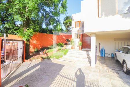 Casa à venda com 330m², 4 quartos e 3 vagas Casa à venda com 330m², 4 quartos e 3 vagasÁrea comum