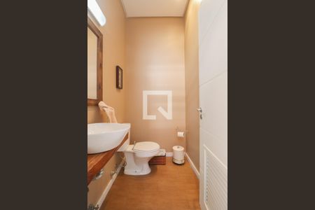 Casa à venda com 330m², 4 quartos e 3 vagas Casa à venda com 330m², 4 quartos e 3 vagasLavabo