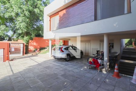 Casa à venda com 330m², 4 quartos e 3 vagas Casa à venda com 330m², 4 quartos e 3 vagasÁrea comum