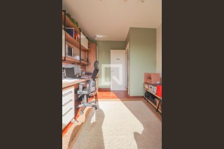 Casa à venda com 330m², 4 quartos e 3 vagas Casa à venda com 330m², 4 quartos e 3 vagasEscritório