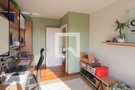 Casa à venda com 330m², 4 quartos e 3 vagas Casa à venda com 330m², 4 quartos e 3 vagasEscritório